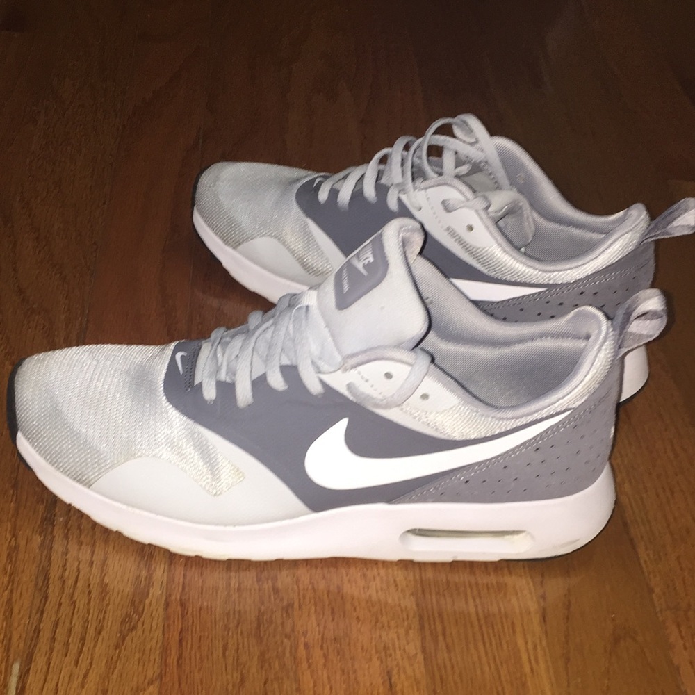 Nike Tennis Shoes
